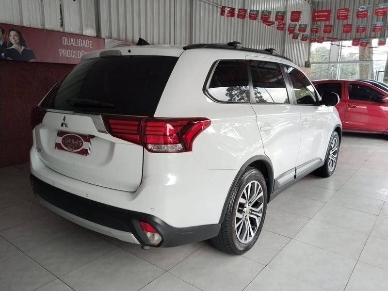 Mitsubishi Outlander 2.0 - foto 6