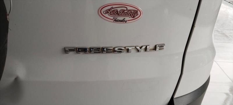 Ford EcoSport Freestyle 1.6 Flex Mec - foto 8