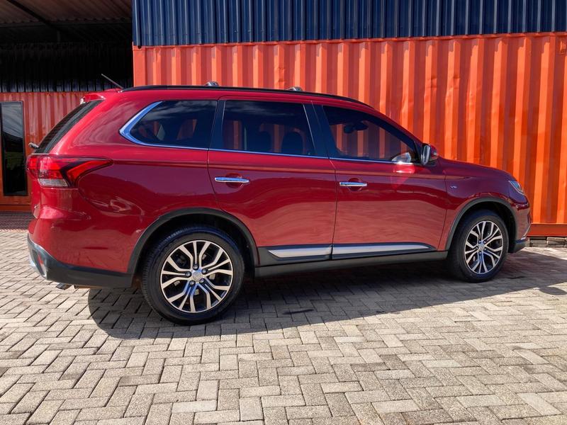 Mitsubishi Outlander 3.0 - foto 3
