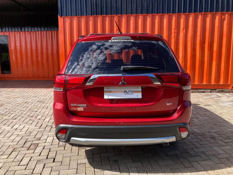 Mitsubishi Outlander 3.0 - foto 4