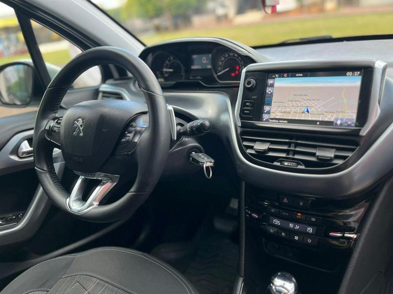 Peugeot 208 Griffe A - foto 15