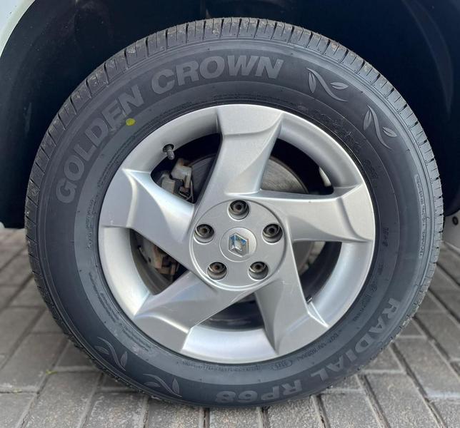 Renault Duster 2.0 D 4x2a - foto 9