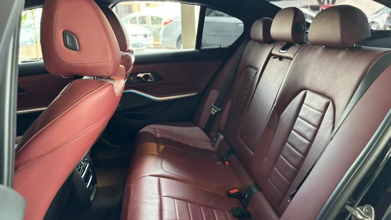 BMW 320i M Sport Flex - foto 11