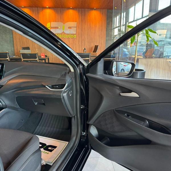 Chevrolet Onix Plus 10tat - foto 19