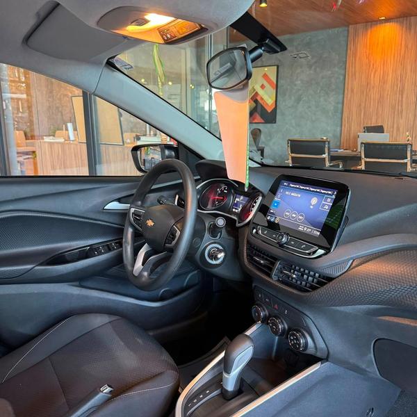 Chevrolet Onix Plus 10tat - foto 18