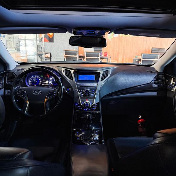 Hyundai Azera 3.0 V6 24V 4P Aut. - foto 10