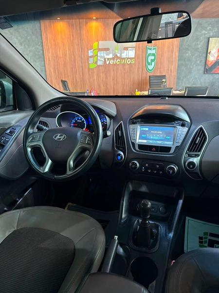 Hyundai ix35 2.0 - foto 11