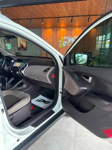 Hyundai ix35 2.0 - foto 15