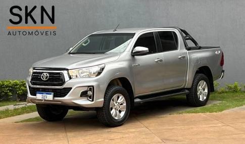 TOYOTA HILUX 2.8 SR 4X4 CD 16V DIESEL 4P AUTOMTICO