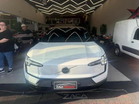 VOLVO EX30 E40 Core (El�trico)