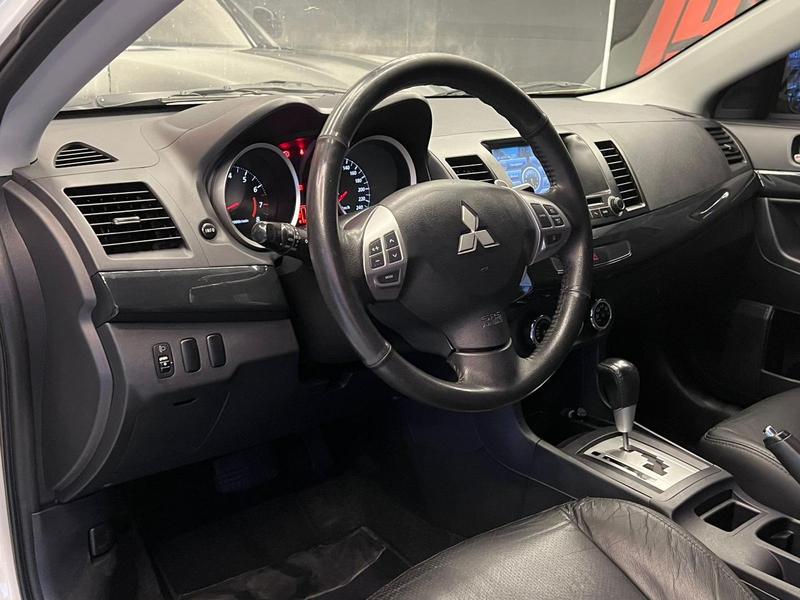 Mitsubishi Lancer 2.0 - foto 4