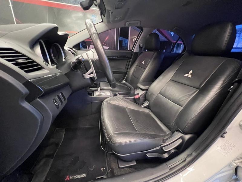 Mitsubishi Lancer 2.0 - foto 8