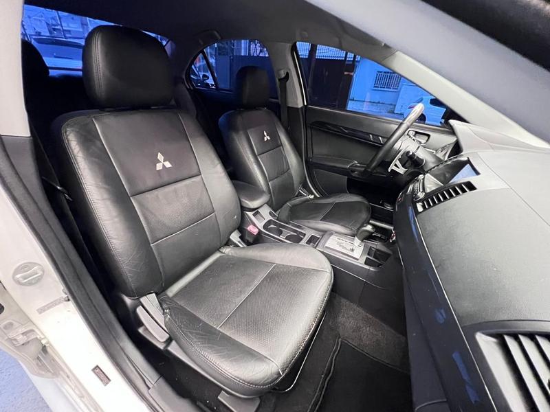 Mitsubishi Lancer 2.0 - foto 14
