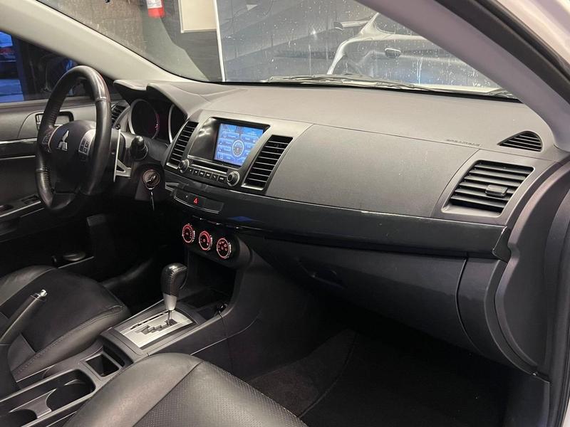 Mitsubishi Lancer 2.0 - foto 10