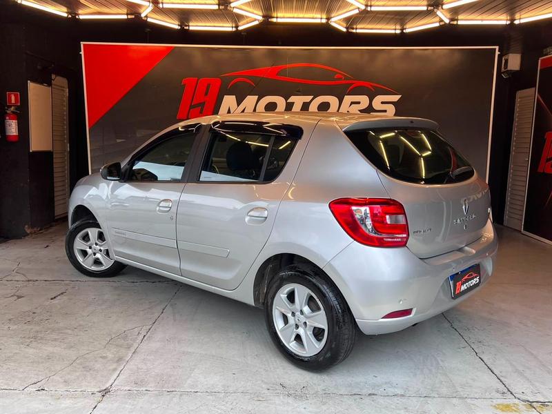 Renault Sandero Dyna 16r - foto 17
