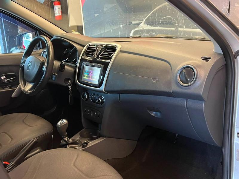 Renault Sandero Dyna 16r - foto 15