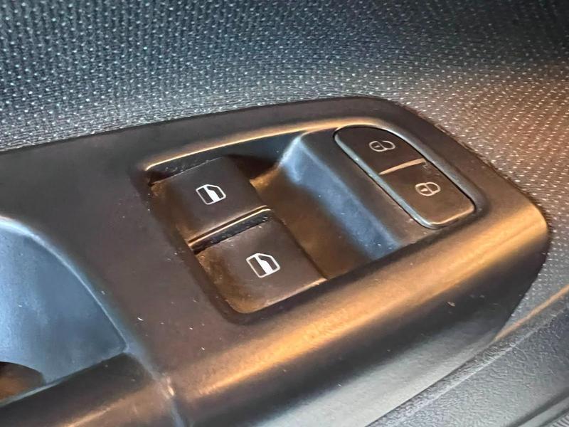 Volkswagen Gol MPI - foto 11