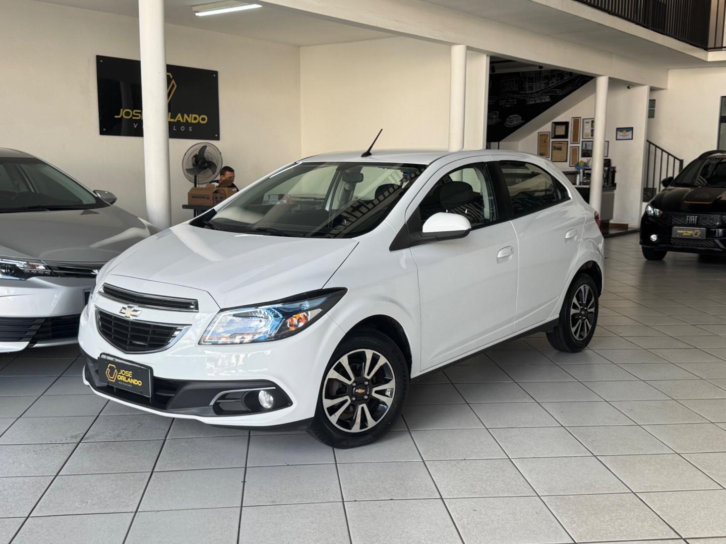 CHEVROLET ONIX 1.4MT LTZ