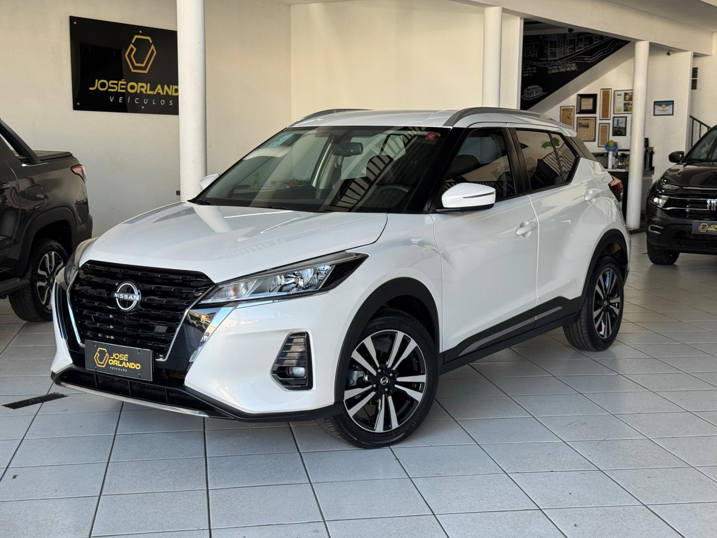 NISSAN KICKS ADVANCE CVT
