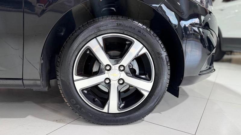 Chevrolet Onix 14mt LTZ - foto 2