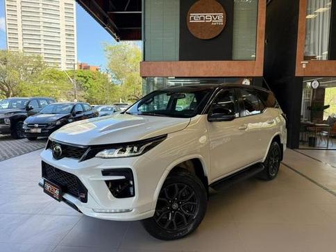 TOYOTA HILUX SW4 GRS 2.8 TB 4X4 DIESEL AUT.