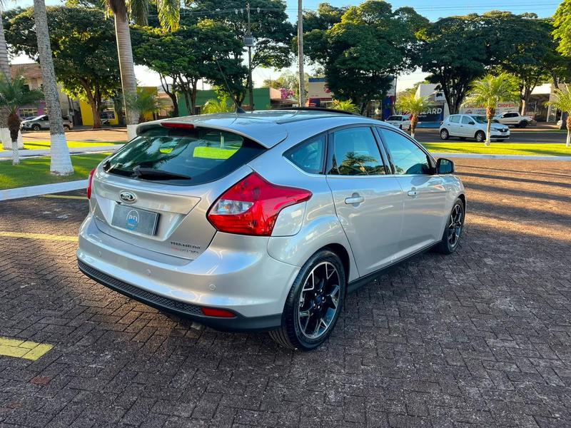 Ford Focus Titanium 2.0 16vaut 5P Flex - foto 5