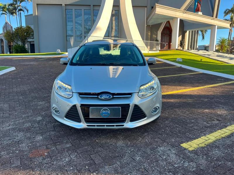 Ford Focus Titanium 2.0 16vaut 5P Flex - foto 2