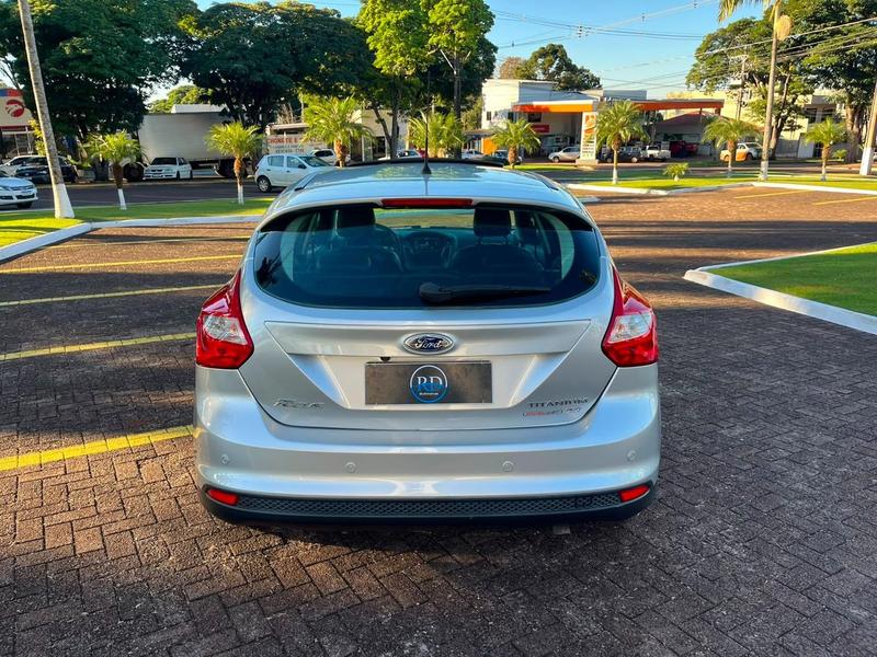Ford Focus Titanium 2.0 16vaut 5P Flex - foto 6