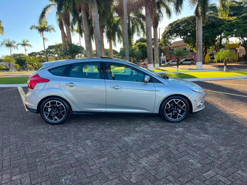 Ford Focus Titanium 2.0 16vaut 5P Flex - foto 4