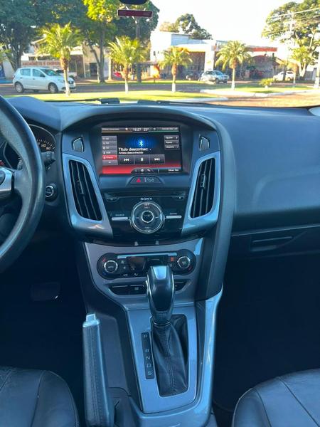 Ford Focus Titanium 2.0 16vaut 5P Flex - foto 12