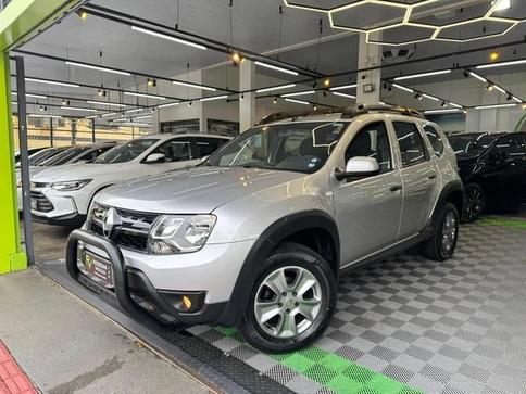RENAULT DUSTER 16 A CVT