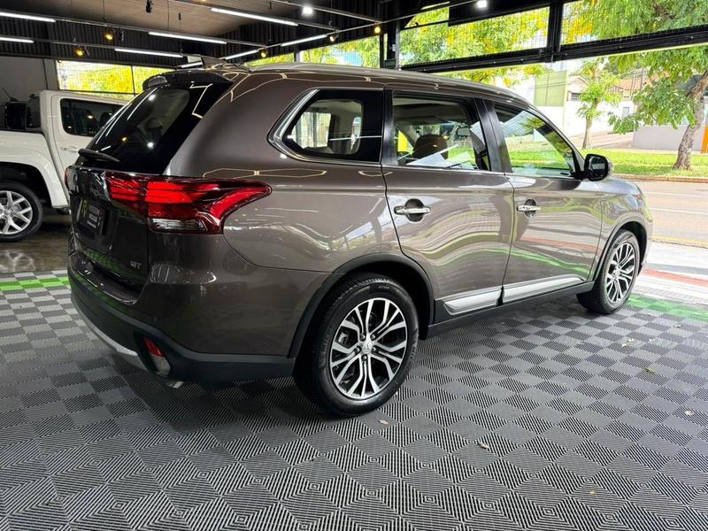 Mitsubishi Outlander Mmc Outlander 30 GT 2018 Londrina Parana - foto 4