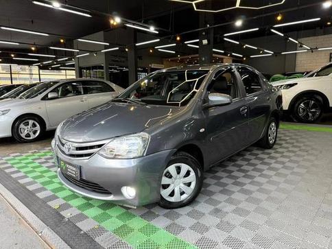 TOYOTA ETIOS SD XS