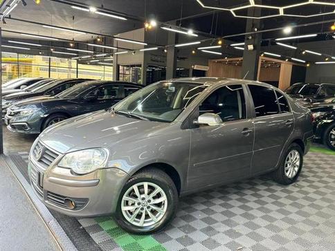 VOLKSWAGEN POLO SEDAN 1.6