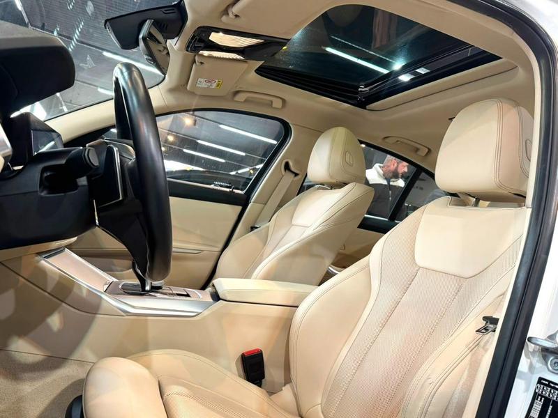 BMW 320i active flex - foto 14