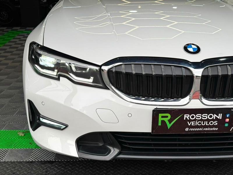 BMW 320i active flex - foto 8