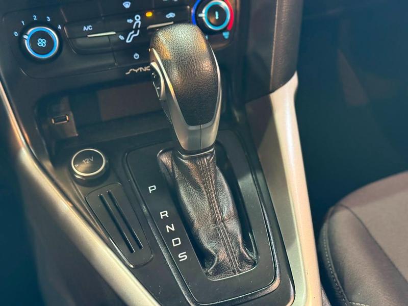 Ford Focus se at 2.0sc - foto 17