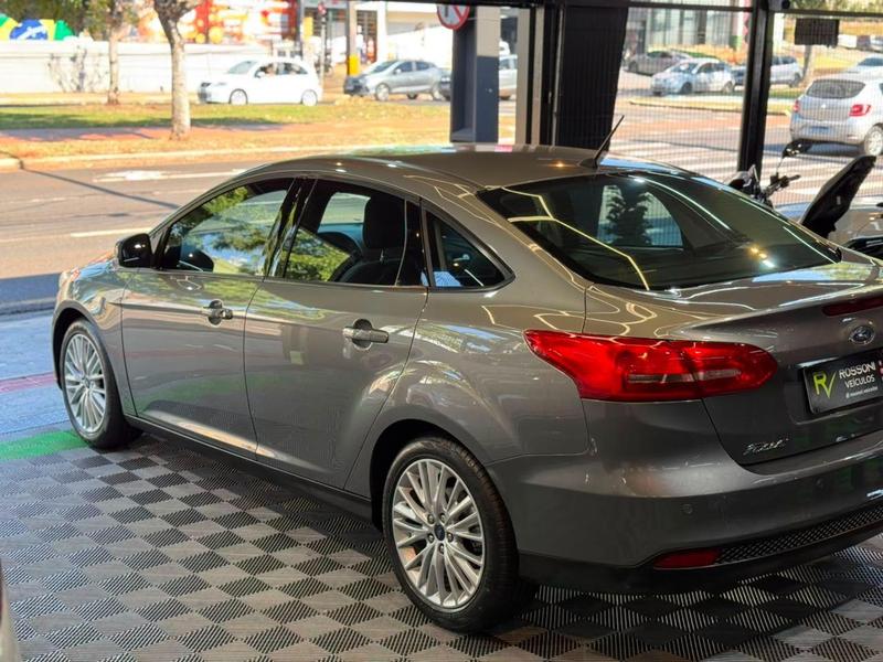 Ford Focus se at 2.0sc - foto 6