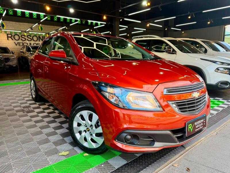 Chevrolet Onix laranja - foto 3