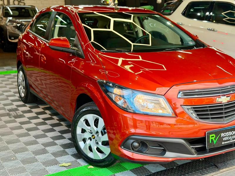 Chevrolet Onix laranja - foto 7