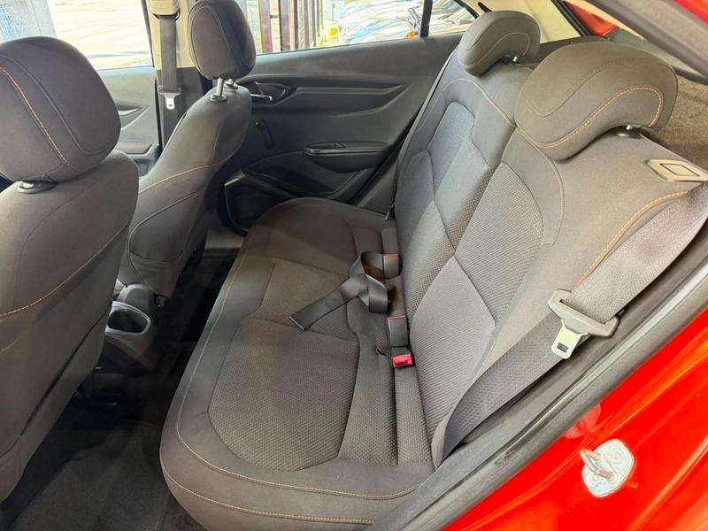Chevrolet Onix laranja - foto 16