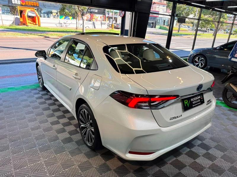 Toyota Corolla apremiumh - foto 6