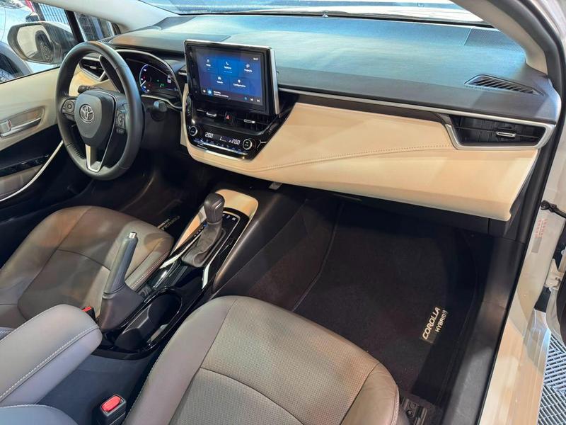 Toyota Corolla apremiumh - foto 12