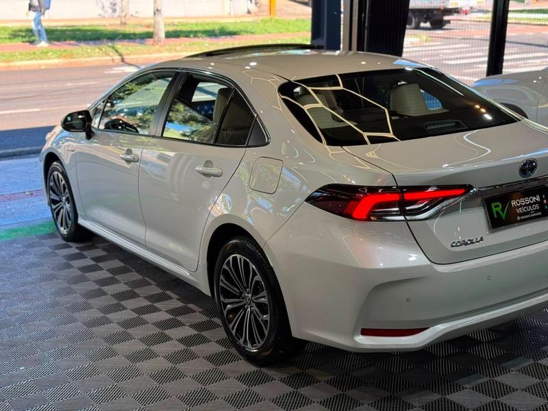 Toyota Corolla apremiumh - foto 6