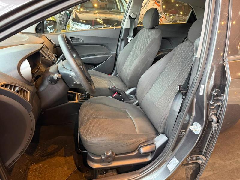 Hyundai HB20 10ta comfort - foto 8