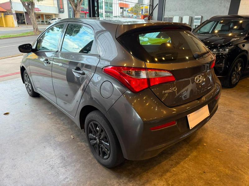 Hyundai HB20 10ta comfort - foto 4
