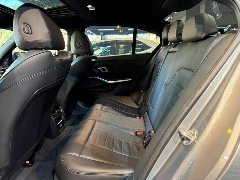 BMW 320i M Sport Flex - foto 17