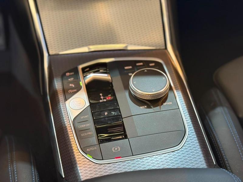 BMW 320i M Sport Flex - foto 16