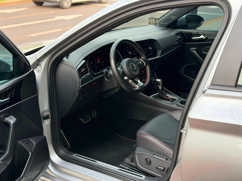 Volkswagen Jetta GLi Ag - foto 14