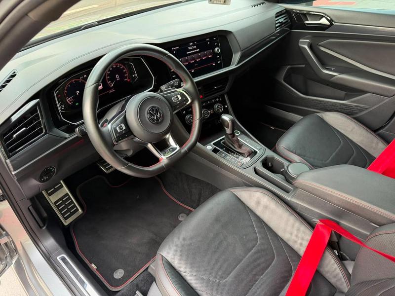 Volkswagen Jetta GLi Ag - foto 12